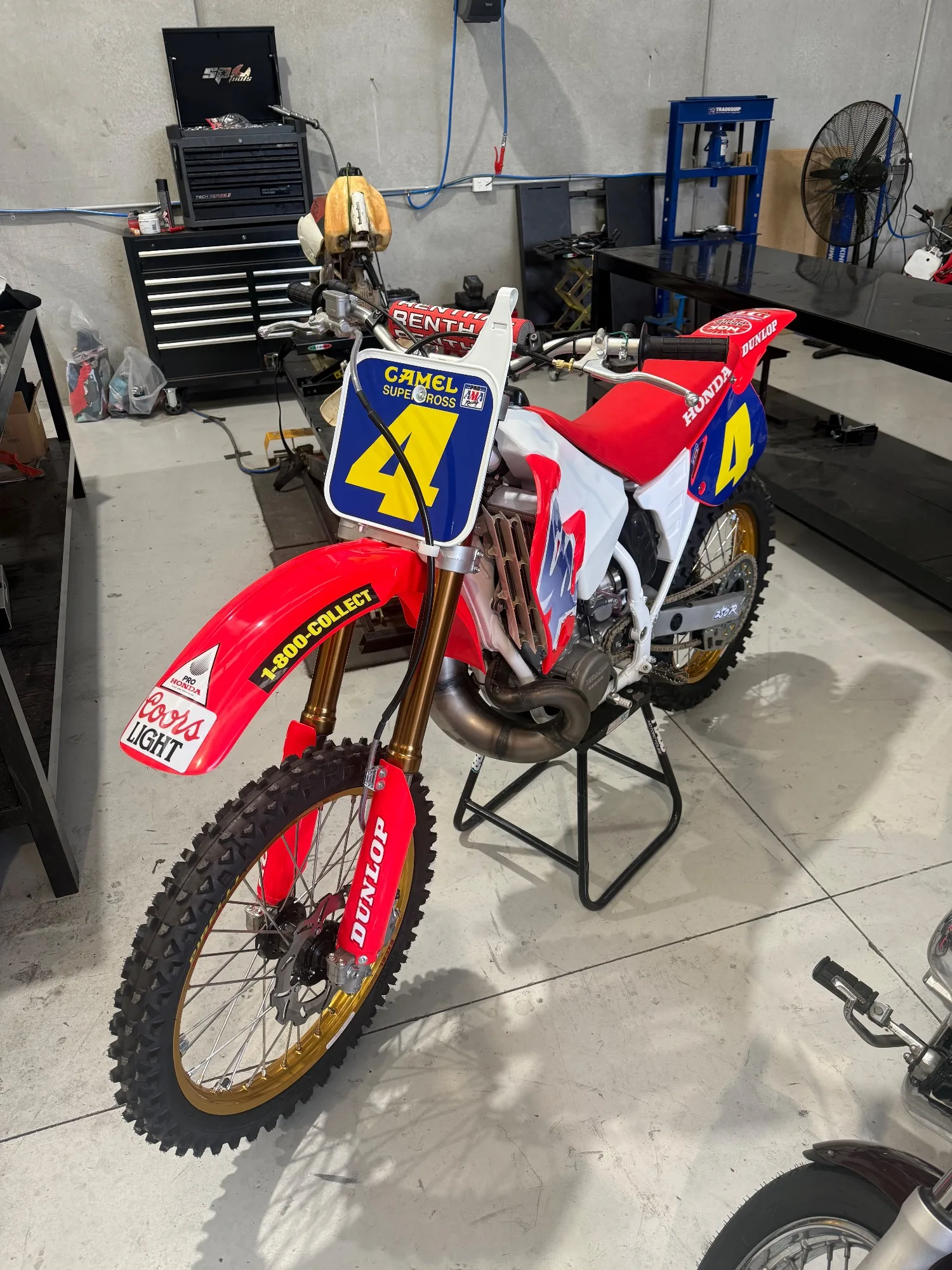 1993 Honda CR250R — photo 1 of 3