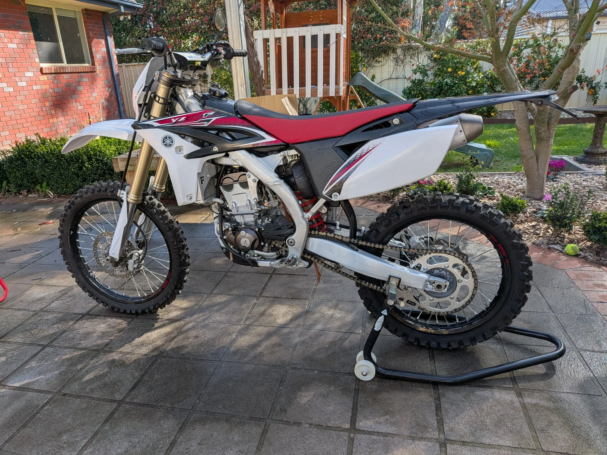 2011 Yamaha YZ250F — photo 1 of 4