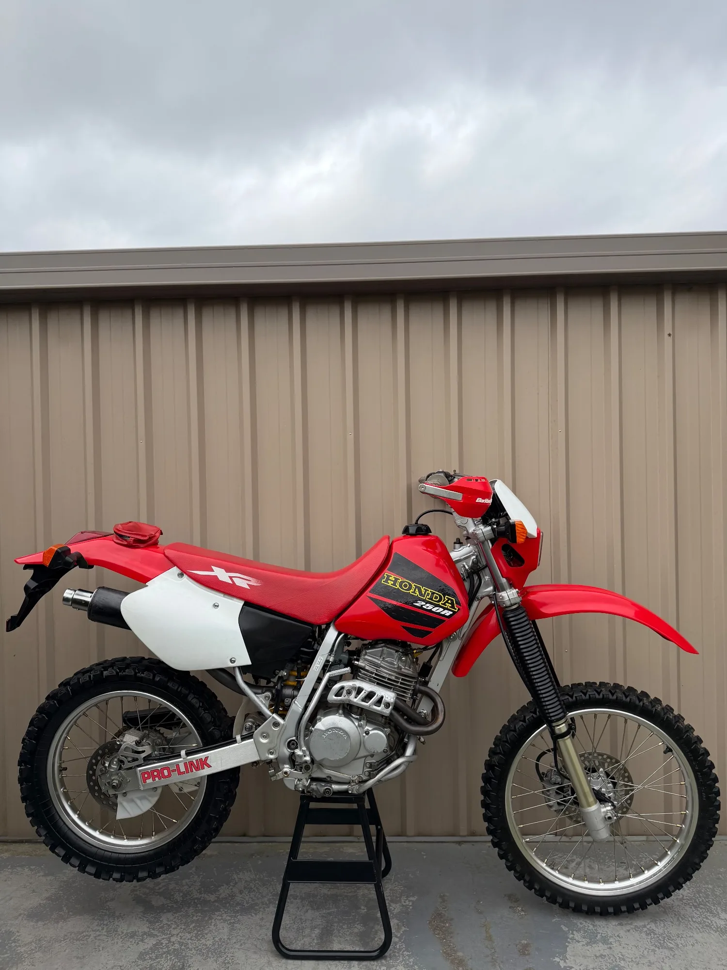 2001 Honda XR250R — photo 1 of 11