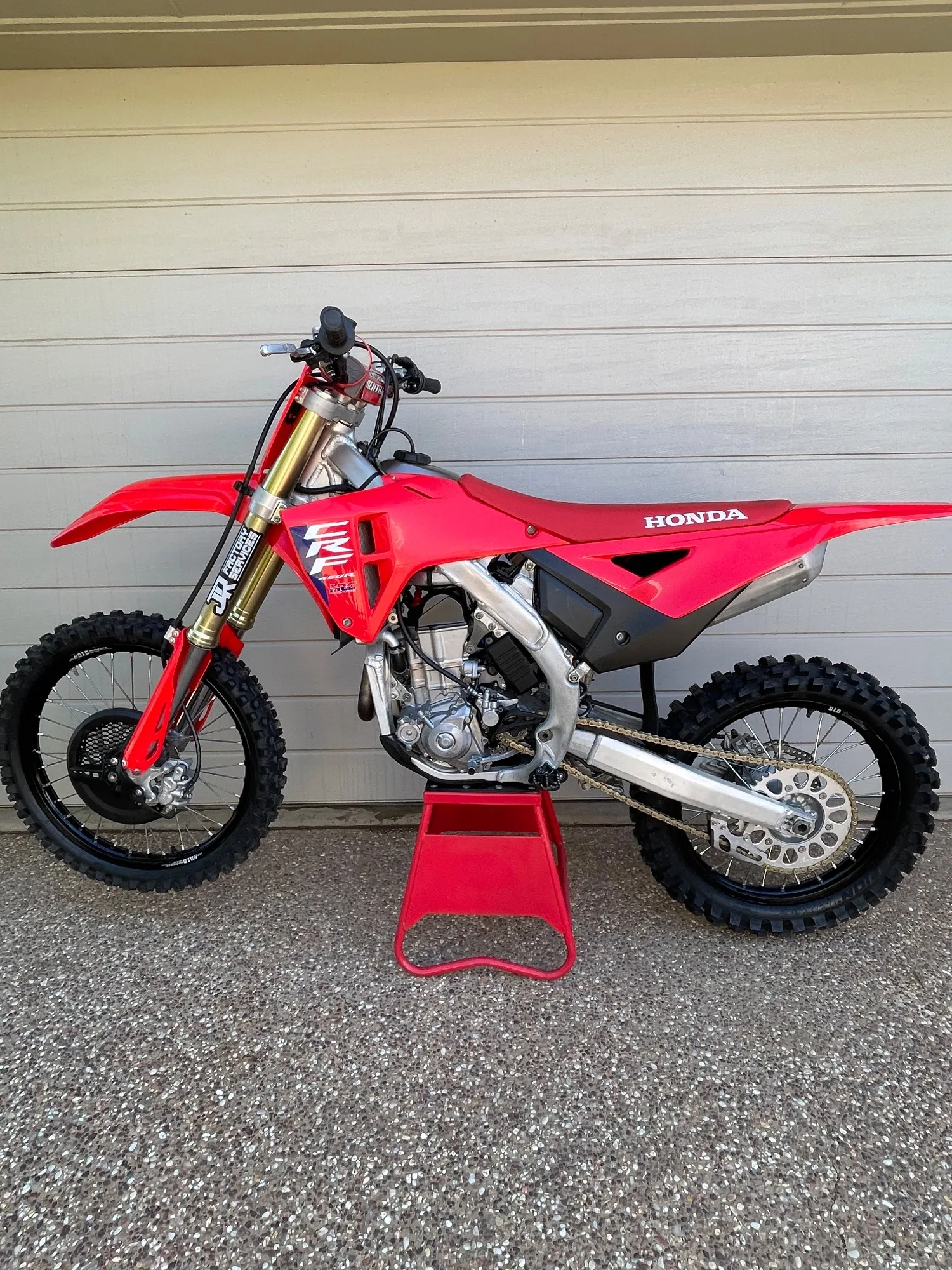 2025 Honda CRF450R — photo 1 of 4