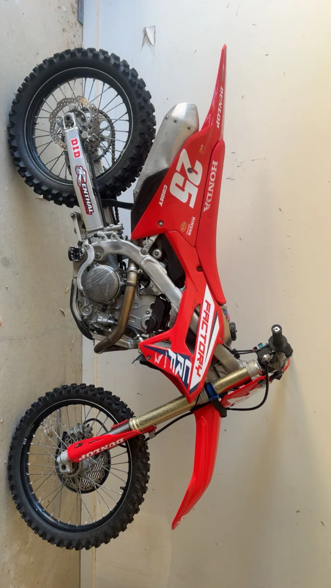 2022 Honda CRF250R — photo 1 of 10