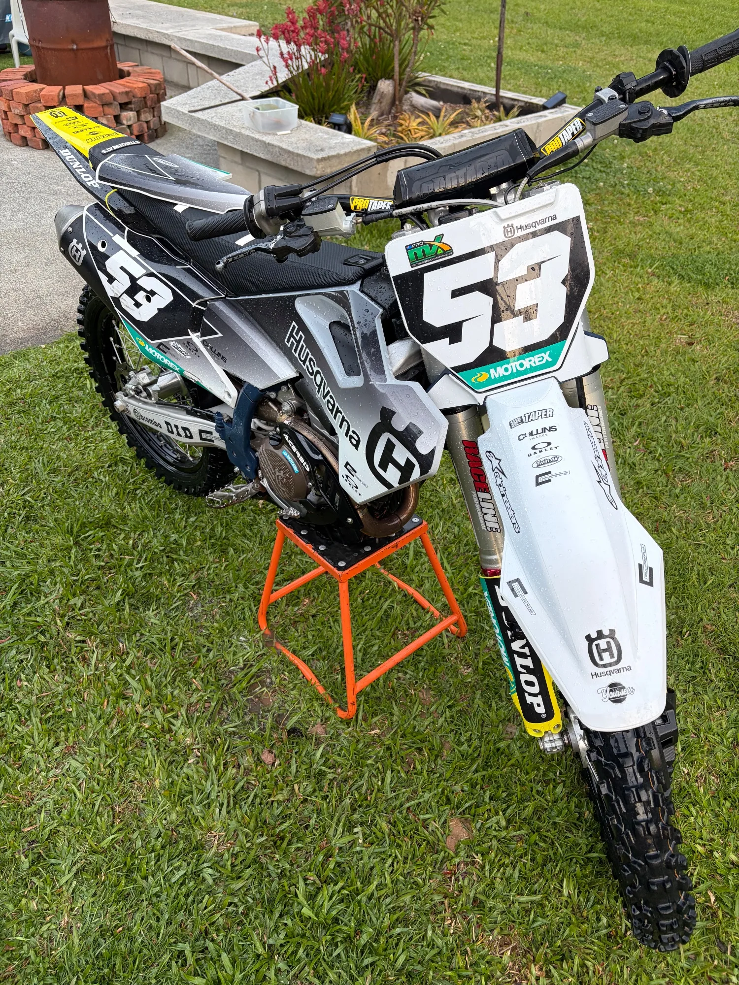 2023 Husqvarna FC250 — photo 1 of 3