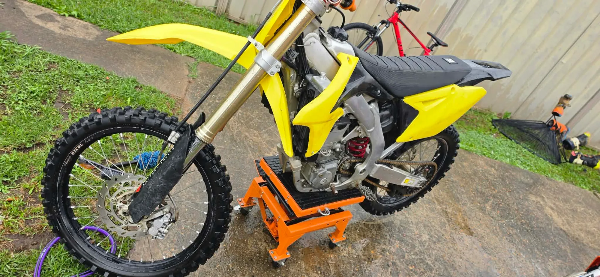 2014 Suzuki RM-Z450 — photo 1 of 7