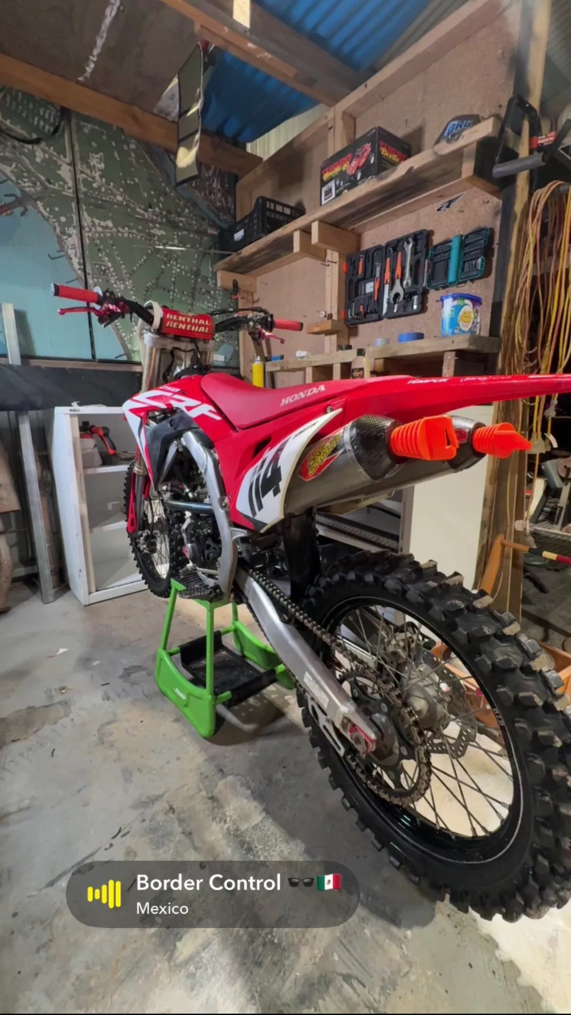 2022 Honda CRF250R — photo 1 of 2