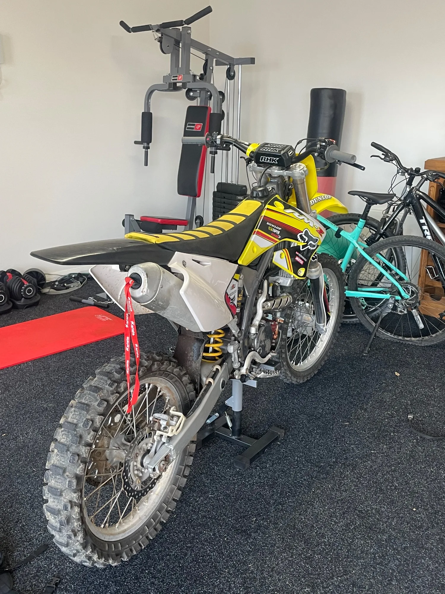 2004 Suzuki RM-Z250 — photo 1 of 8
