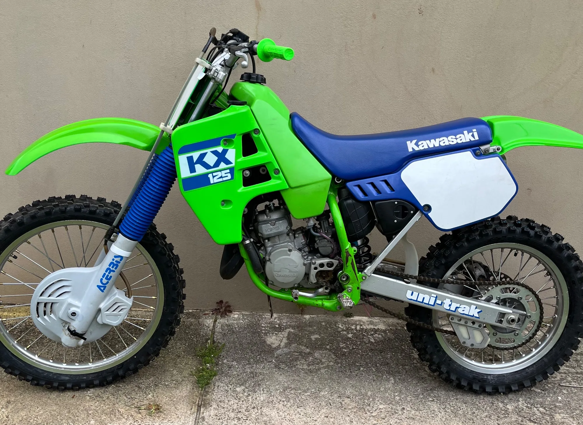 1990 Kawasaki KX125 — photo 1 of 6