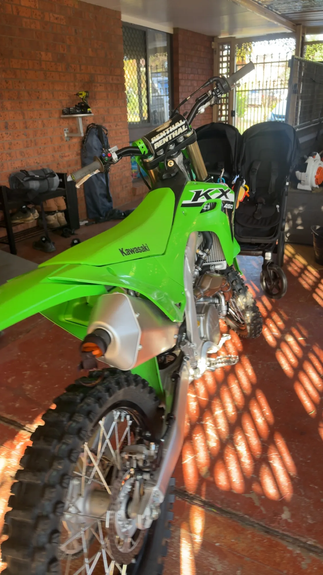 2024 Kawasaki KX450 — photo 1 of 3