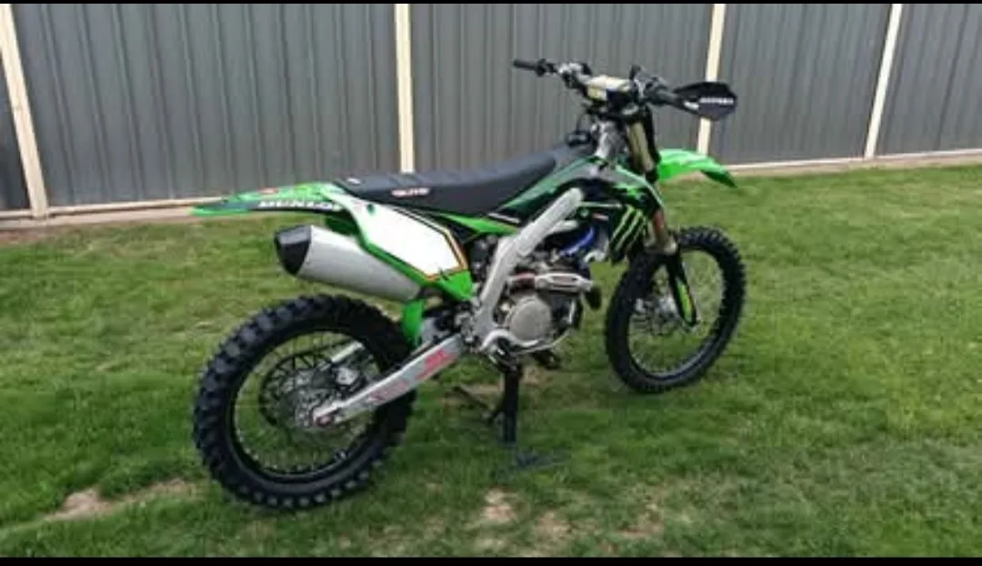 2022 Kawasaki KX450 — photo 1 of 8